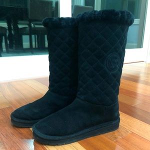 MK Genuine Sheep Fur Winter Boot in Size 8